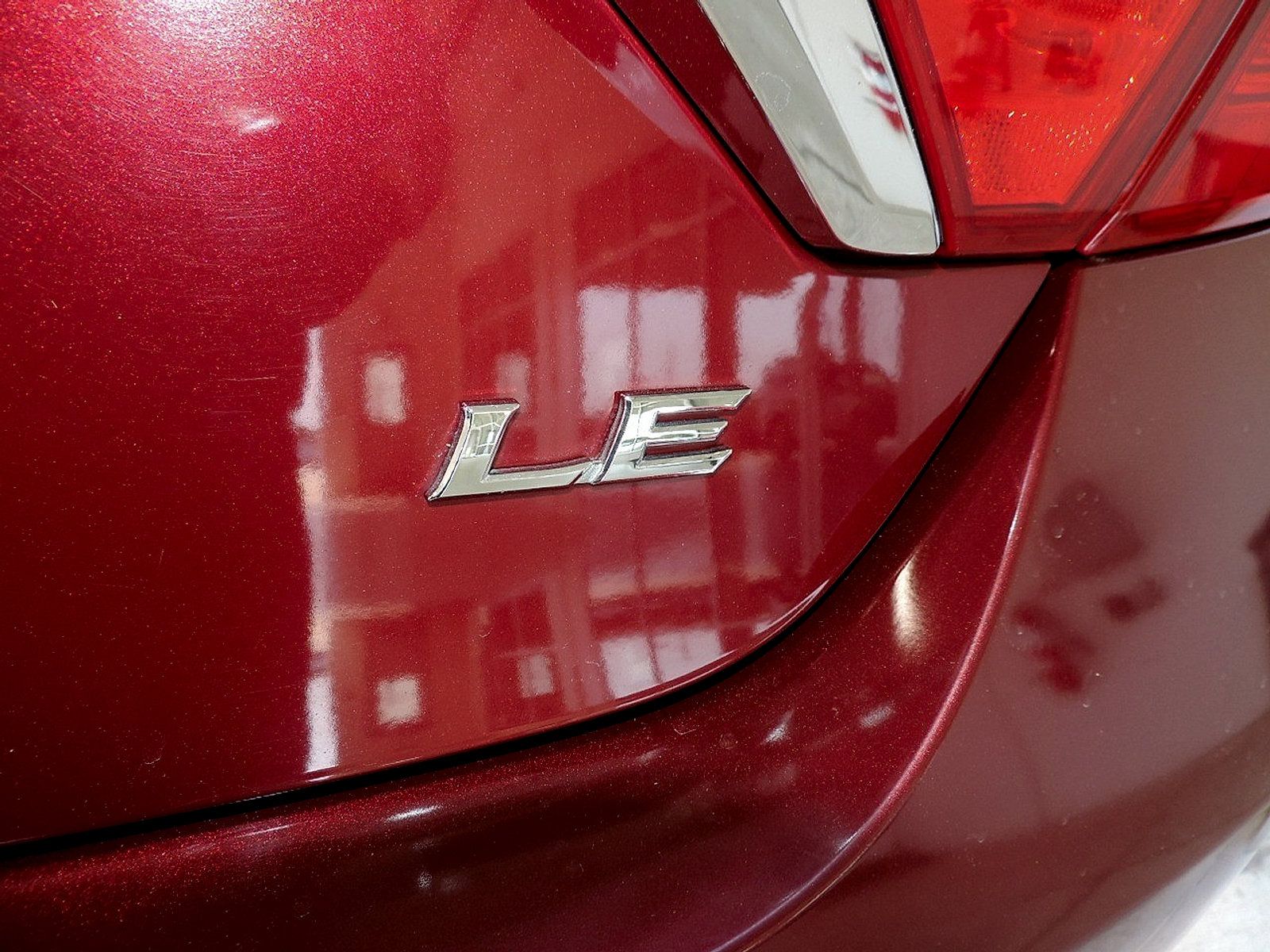 Used 2017 Toyota Camry LE FWD image 14