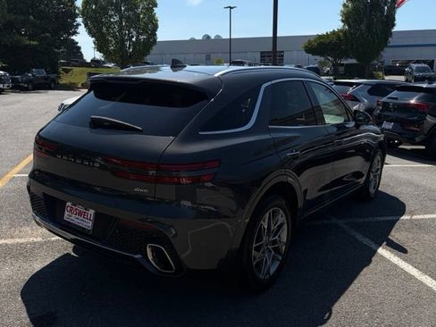Used 2025 Genesis GV70 2.5T AWD/4WD image 8