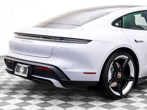 Certified 2022 Porsche Taycan Turbo w/ Premium Package image 34