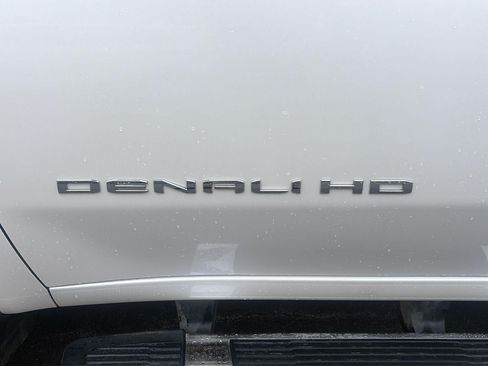 Used 2022 GMC Sierra 2500 Denali w/ Denali Ultimate Package AWD/4WD image 11