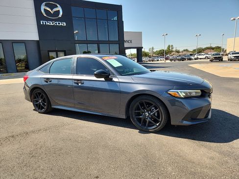 Used 2022 Honda Civic Sport image 8
