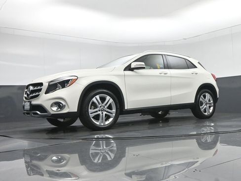 Used 2018 Mercedes-Benz GLA 250 4MATIC image 56