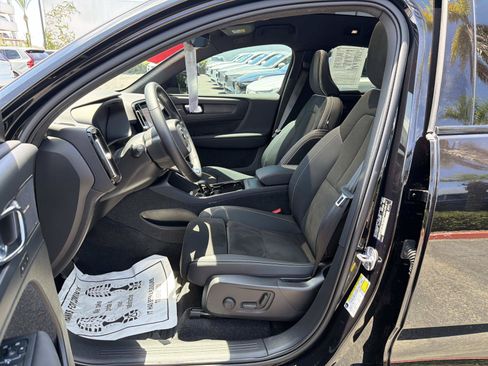 Certified 2023 Volvo C40 P8 Recharge Ultimate w/ Protection Package Premier AWD/4WD image 17