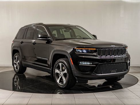 Used 2022 Jeep Grand Cherokee Limited 4xe w/ Luxury Tech Group II AWD/4WD image 3