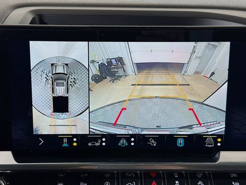 Used 2022 GMC Sierra 1500 SLT w/ SLT Premium Plus Package image 14