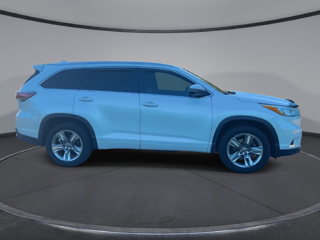 Used 2016 Toyota Highlander Limited FWD image 3