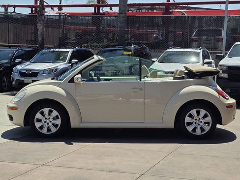 Used 2009 Volkswagen Beetle S image 9