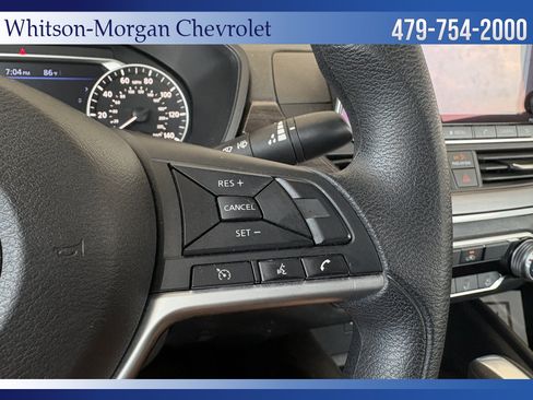Used 2025 Nissan Altima 2.5 SV FWD image 17