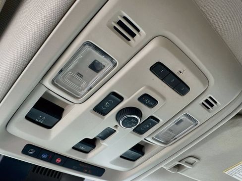 Used 2024 GMC Yukon Denali RWD image 21