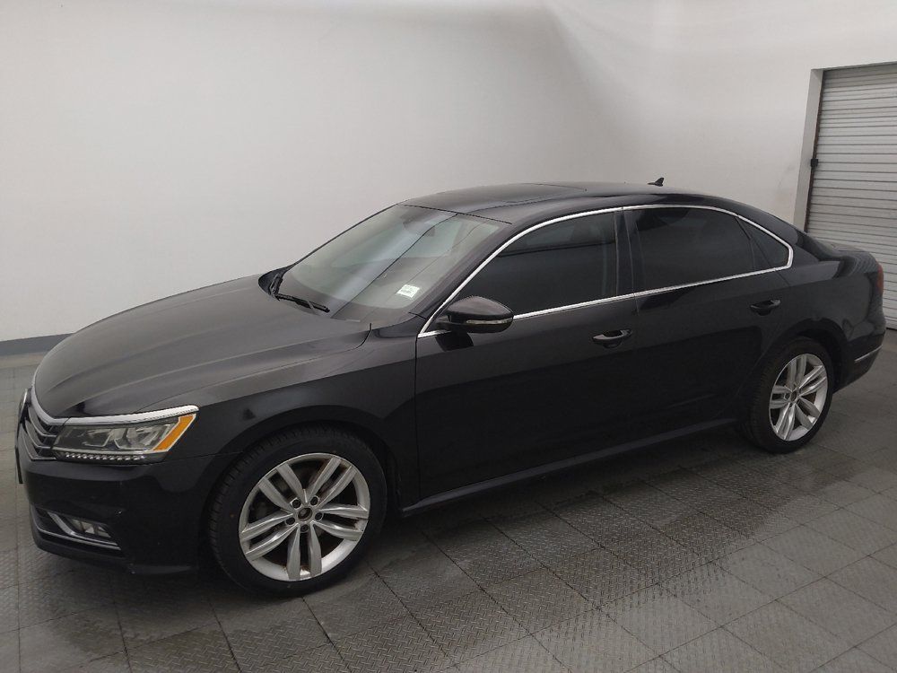 Used 2018 Volkswagen Passat 2.0T SE FWD image 2