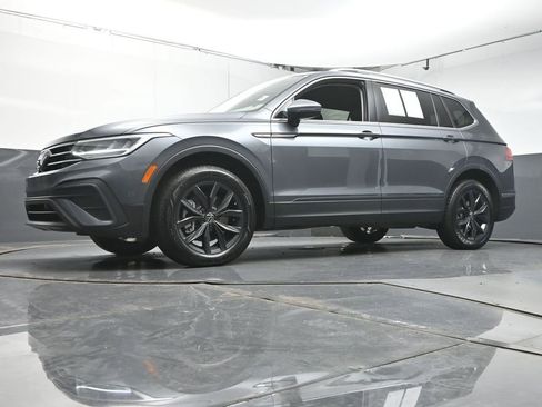 Used 2024 Volkswagen Tiguan SE FWD image 37