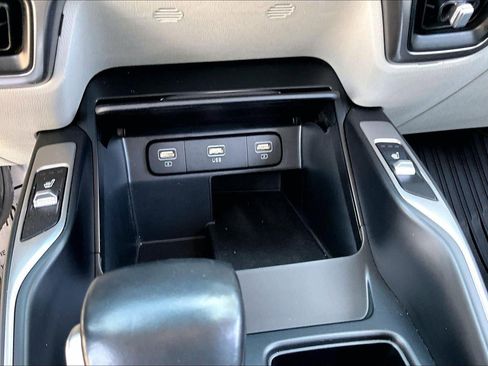 Used 2022 Kia Sorento S FWD image 15