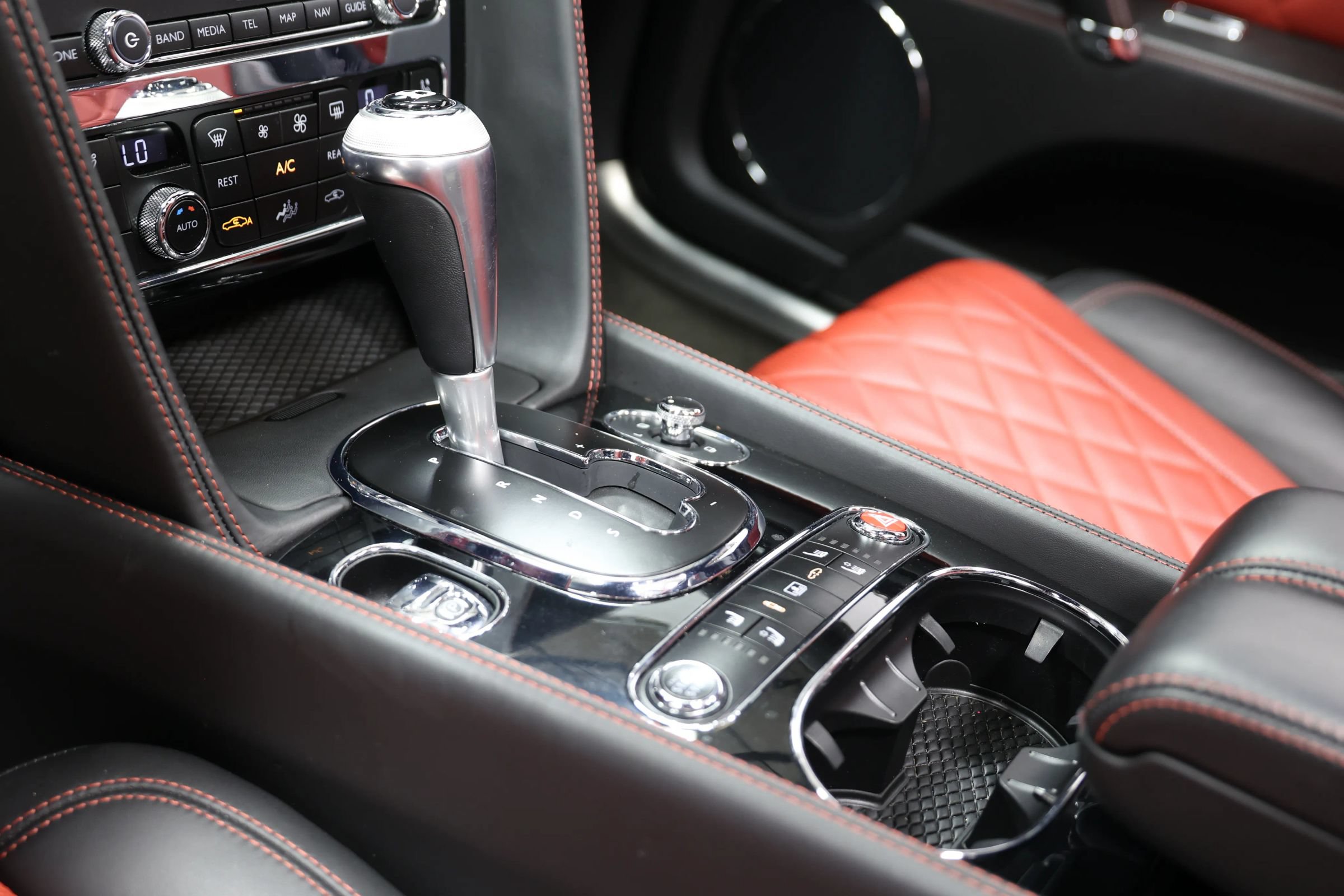 Used 2018 Bentley Flying Spur S V8 w/ Black Edition AWD/4WD image 36