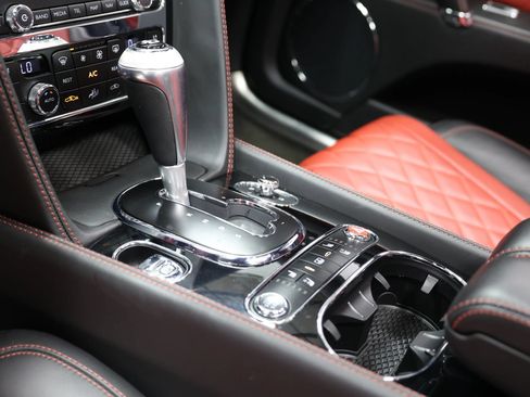 Used 2018 Bentley Flying Spur S V8 w/ Black Edition AWD/4WD image 36