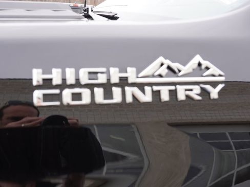 Certified 2022 Chevrolet Silverado 2500 High Country w/ Z71 Off-Road Package image 14