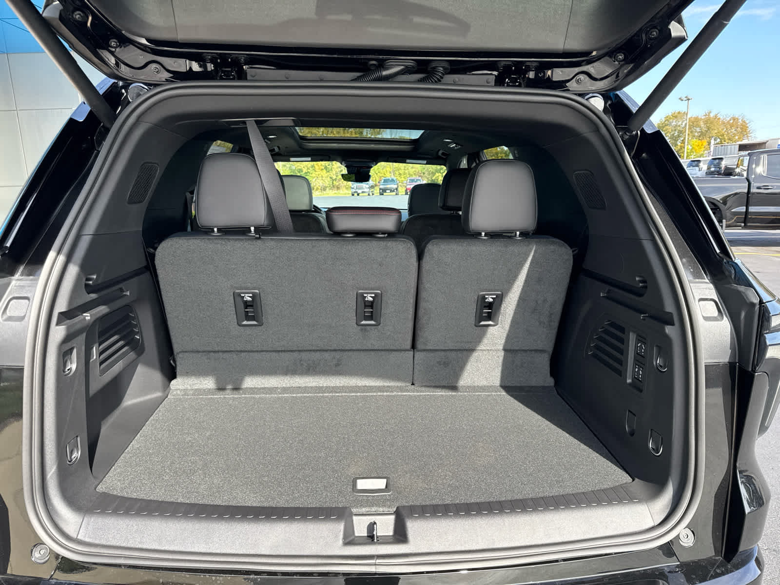 New 2027 Chevrolet Traverse RS AWD/4WD image 16
