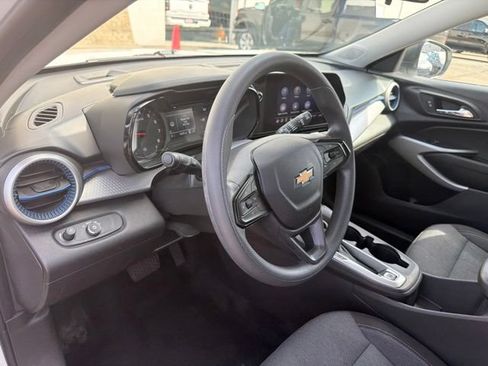 Used 2024 Chevrolet Trax LS FWD image 14