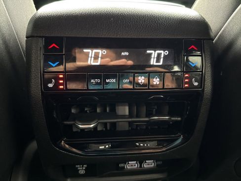 Used 2021 Jeep Grand Cherokee L Overland w/ Luxury Tech Group IV image 57