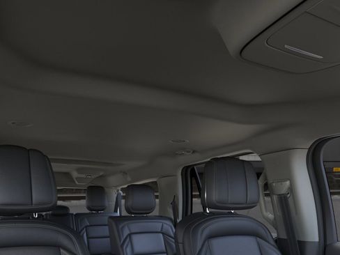 New 2026 Lincoln Navigator L Premier AWD/4WD image 22