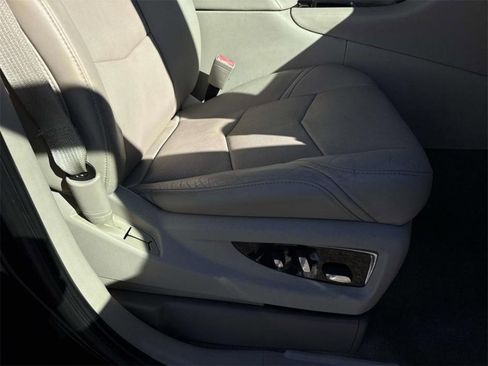 Used 2015 Cadillac Escalade ESV Premium image 13