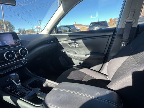 Used 2023 Nissan Sentra S image 17