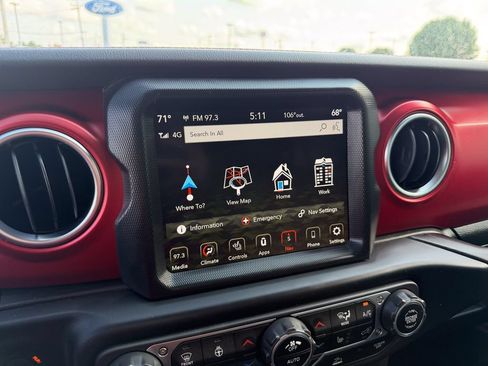 Used 2023 Jeep Wrangler Unlimited Rubicon w/ Dual Top Group AWD/4WD image 18