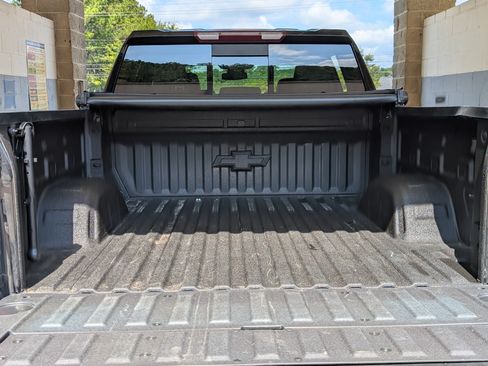 Used 2023 Chevrolet Silverado 1500 LTZ AWD/4WD image 18
