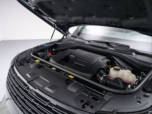 New 2026 Land Rover Range Rover Long Wheelbase SE AWD/4WD image 10