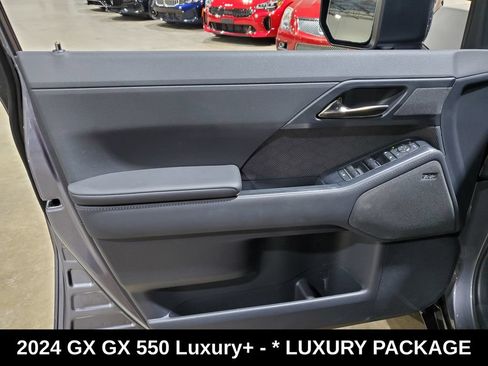 Used 2024 Lexus GX 550 w/ Accessory Package (Z1) AWD/4WD image 8