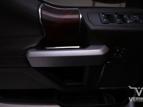 Used 2022 Ford F350 King Ranch w/ FX4 Off-Road Package image 19