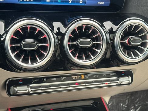 Certified 2025 Mercedes-Benz GLA 250 4MATIC image 20