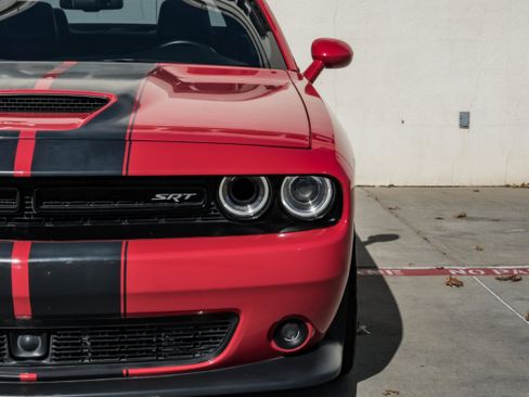 Used 2015 Dodge Challenger SRT w/ Technology Group image 42