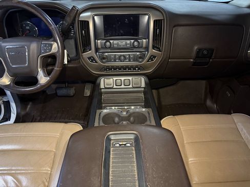 Used 2017 GMC Sierra 2500 Denali w/ Duramax Plus Package AWD/4WD image 34