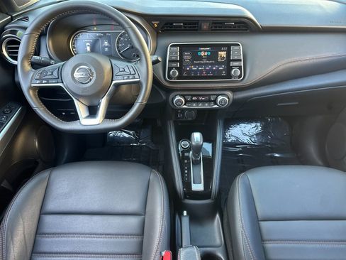 Used 2020 Nissan Kicks SR w/ SR Premium Package FWD image 13