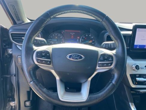 Used 2021 Ford Explorer XLT w/ Equipment Group 202A image 17