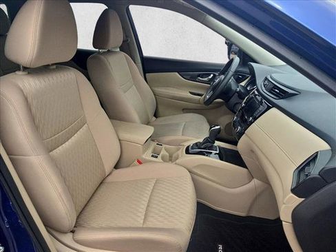 Used 2020 Nissan Rogue SV FWD image 28