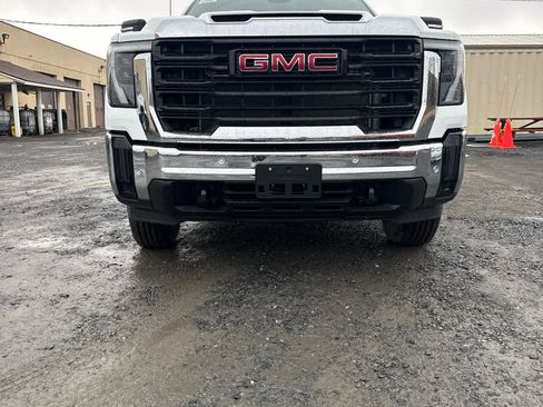 New 2026 GMC Sierra 2500 Pro w/ 1SA Pro Safety Plus Package AWD/4WD image 16