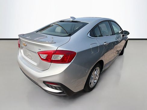 Used 2017 Chevrolet Cruze LT w/ Convenience Package FWD image 8