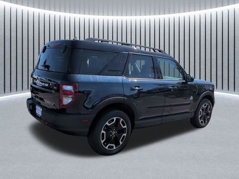 Used 2023 Ford Bronco Sport Outer Banks w/ Tech Package AWD/4WD image 4