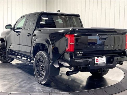 Certified 2025 Toyota Tacoma SR5 AWD/4WD image 13