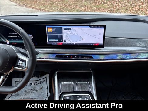 Used 2025 BMW 740i xDrive image 21