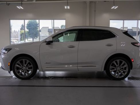 Used 2022 Buick Envision Avenir w/ Technology Package II FWD image 10
