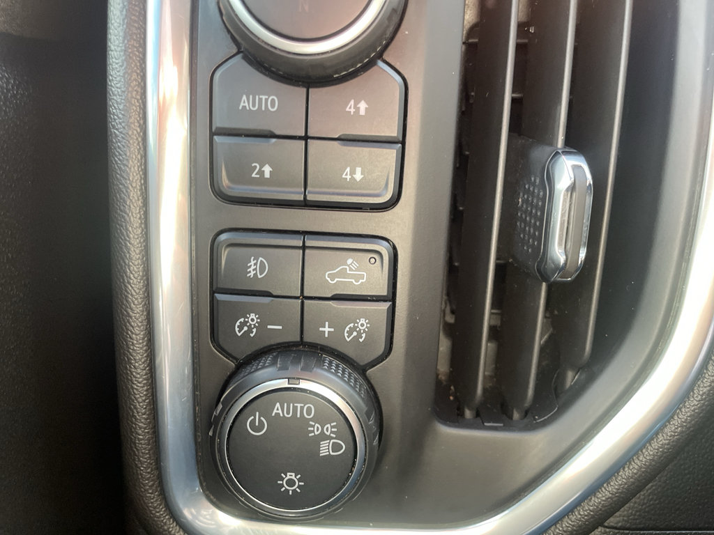 Used 2022 Chevrolet Silverado 1500 RST AWD/4WD image 32