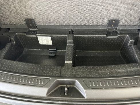 Used 2019 GMC Acadia SLE FWD image 34