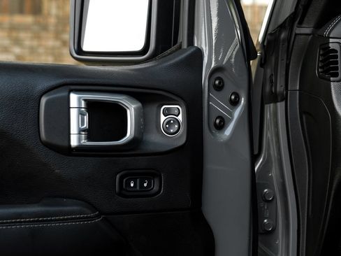 Used 2022 Jeep Wrangler Unlimited Sahara AWD/4WD image 54