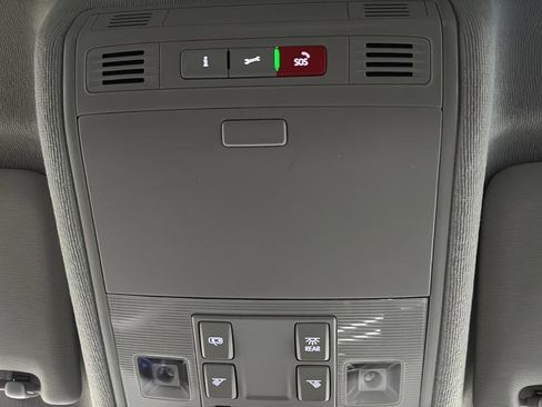 Used 2024 Volkswagen Tiguan S image 19