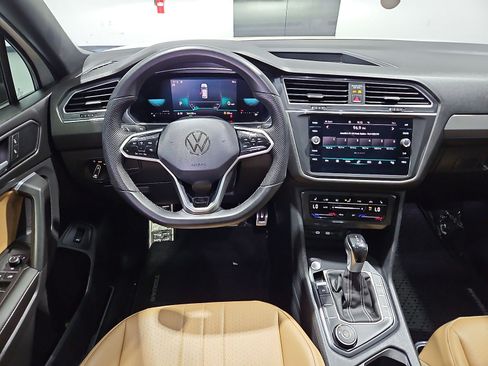Certified 2022 Volkswagen Tiguan SE R-Line AWD/4WD image 14