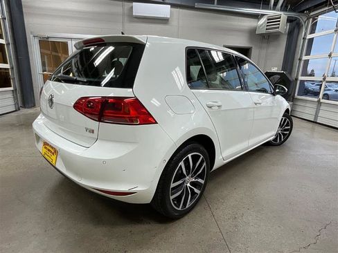 Used 2016 Volkswagen Golf 4-Door image 5