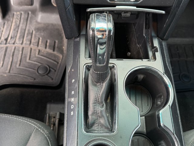 Used 2017 Ford Explorer XLT w/ Equipment Group 201A FWD image 19