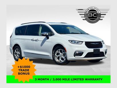 Used 2023 Chrysler Pacifica Limited